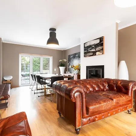 Apartamento Charming House In Center- Private Terrace & Garage *